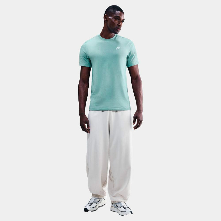 Camiseta Nike Sportswear Club - Hombre