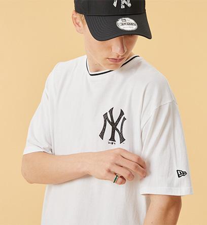 New Era Distressed Graphic Ovrszd Tee Neyyan