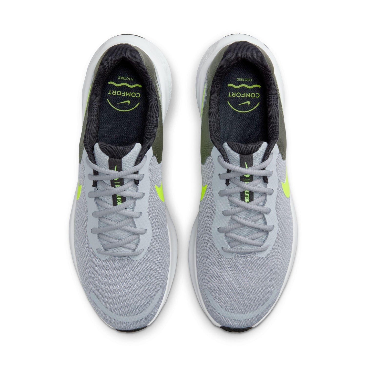 Nike Revolution 7