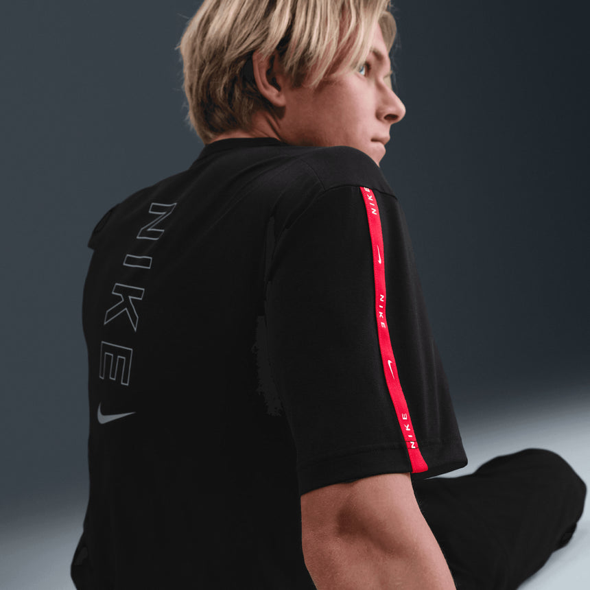 Camiseta Nike Sportswear DrI-Fit