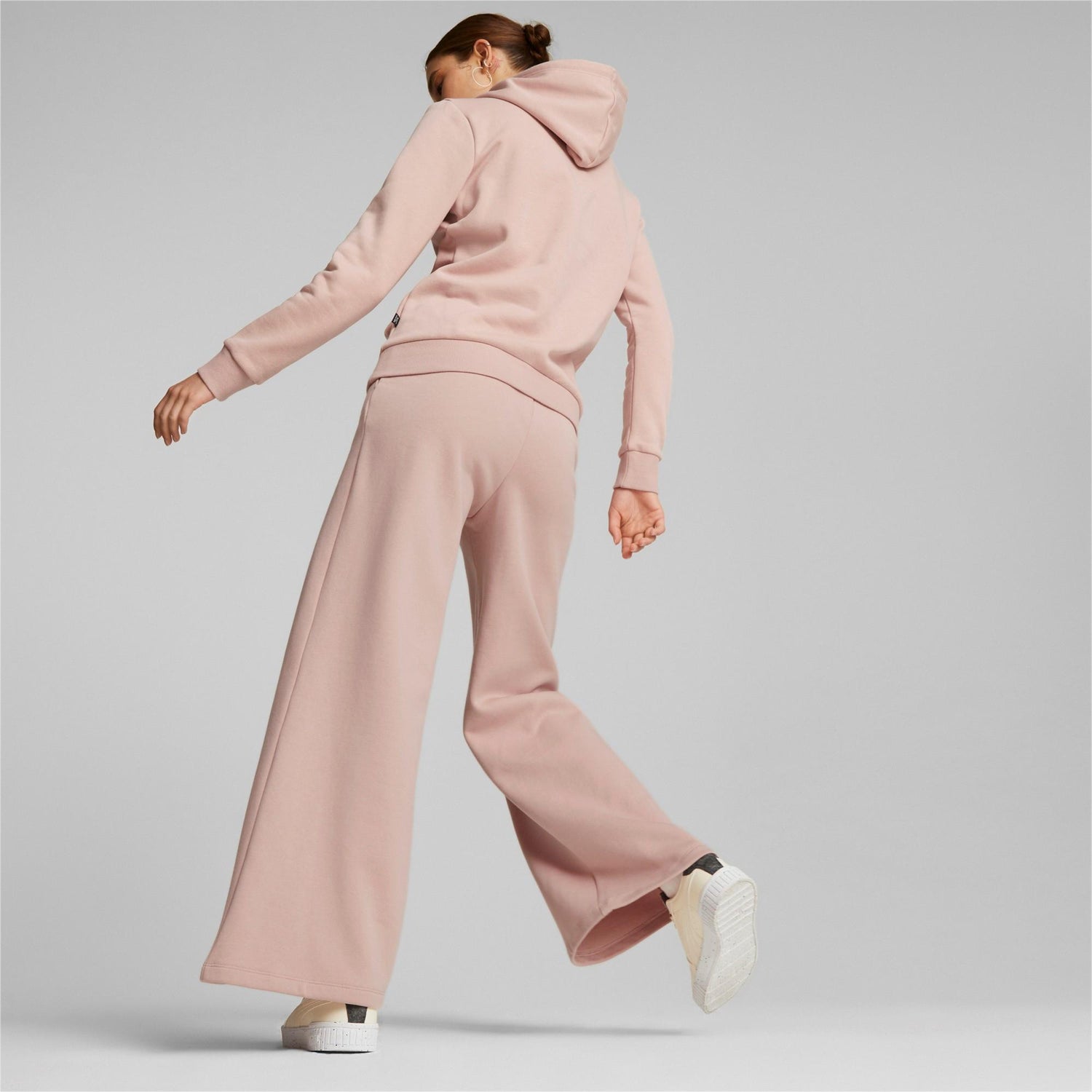 Puma Essential+ Embroidery Wide