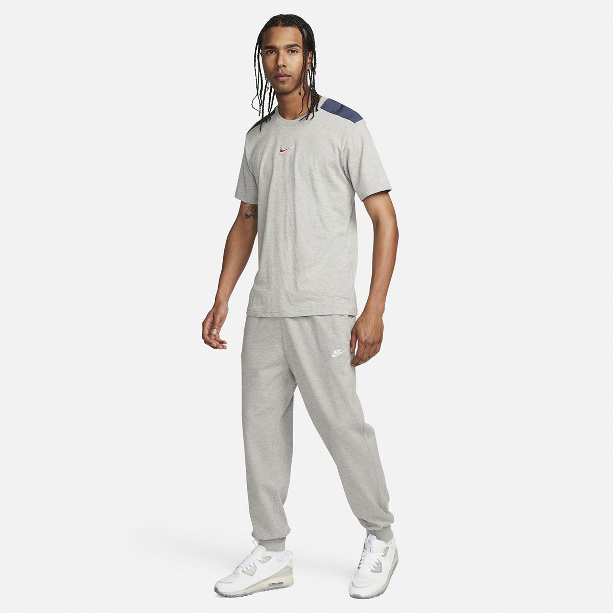 Nike Sportswear Graphic T-Shi