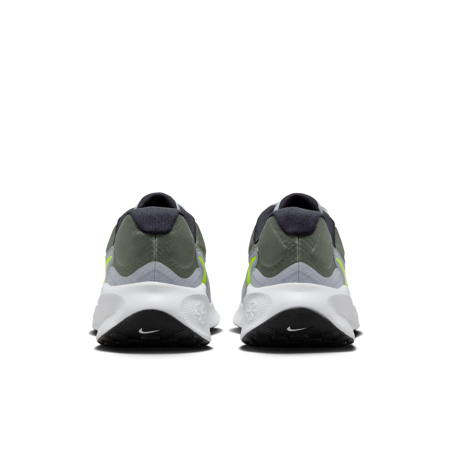 Nike Revolution 7