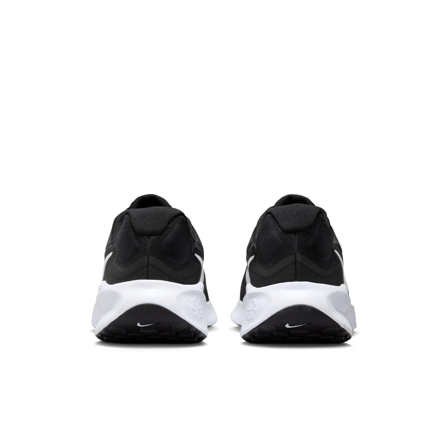 Nike Revolution 7