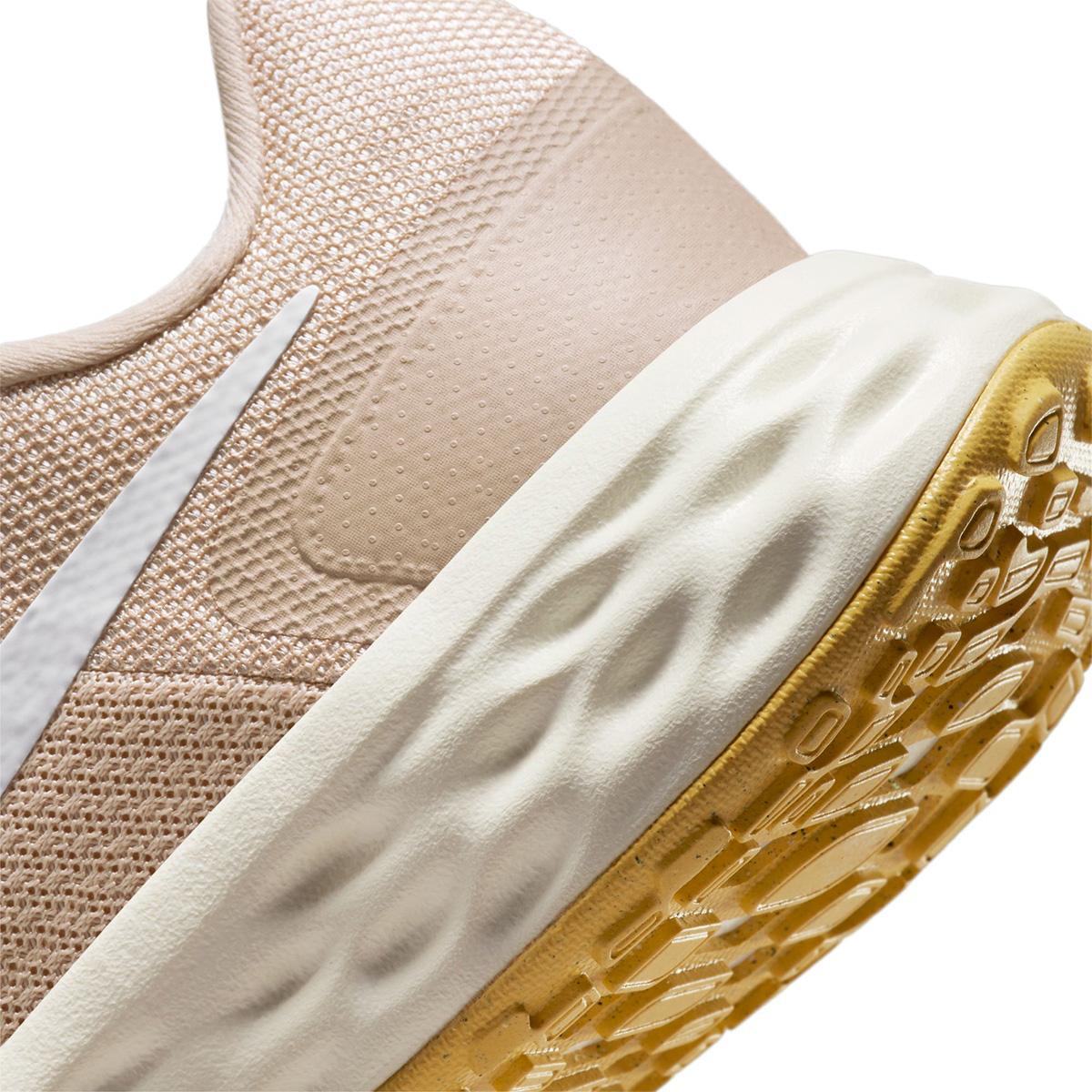 Nike Revolution 6