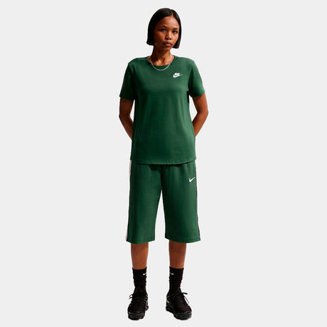 Camiseta Nike Sportswear Club Essentials - Mujer