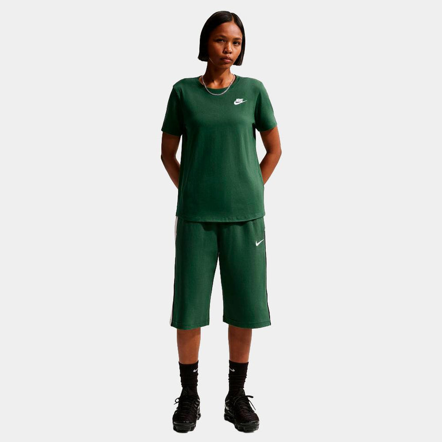 Camiseta Nike Sportswear Club Essentials - Mujer