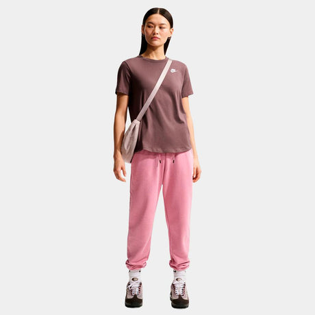Camiseta Nike Sportswear Club Essentials - Mujer