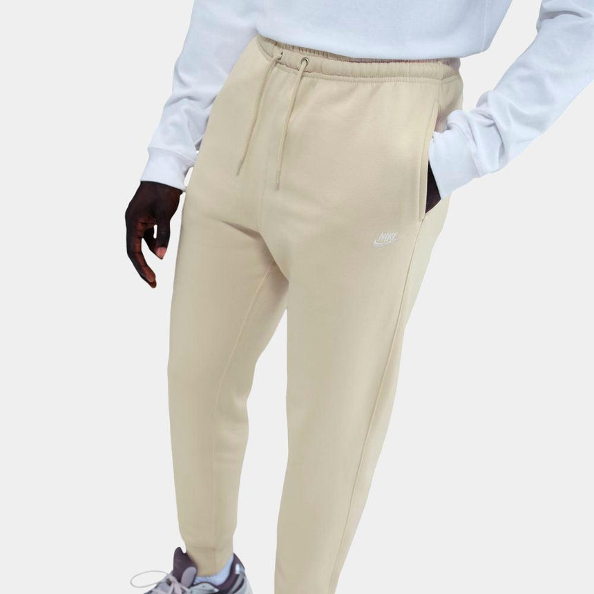Jogger Nike Club – Hombre
