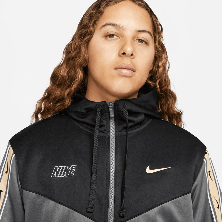 Nike Sportswear Repeat