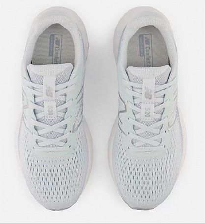 New Balance 520v8