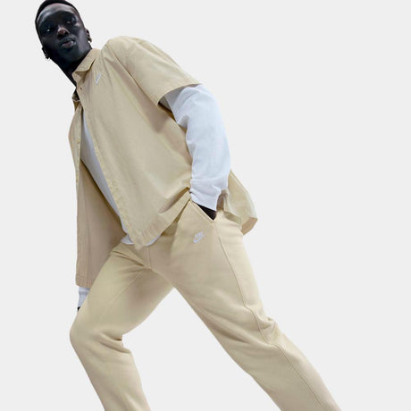 Jogger Nike Club – Hombre