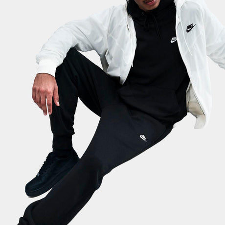 Jogger Nike Club – Hombre