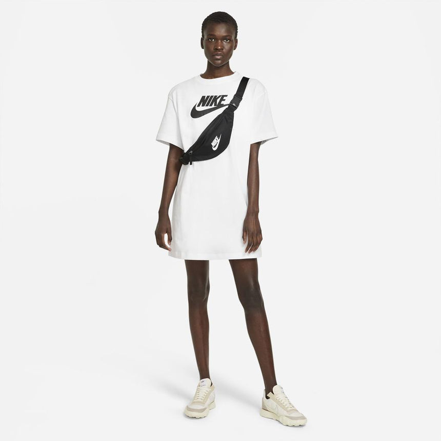 Nike Sportswear Essential