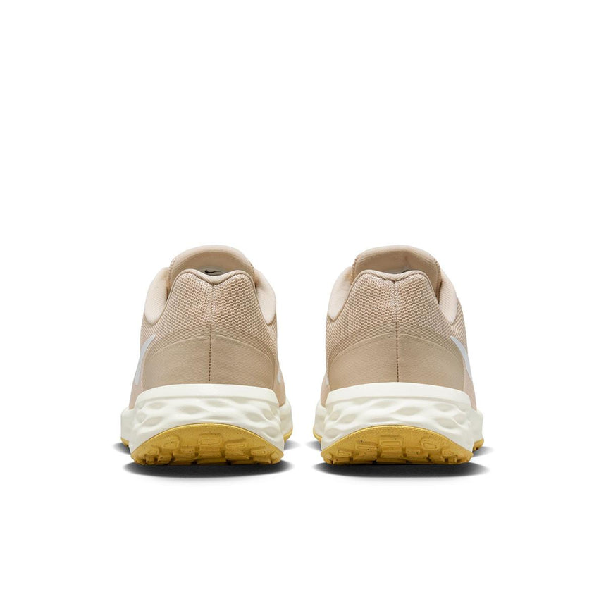 Nike Revolution 6