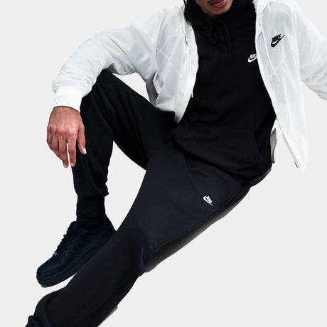 Jogger Nike Club – Hombre