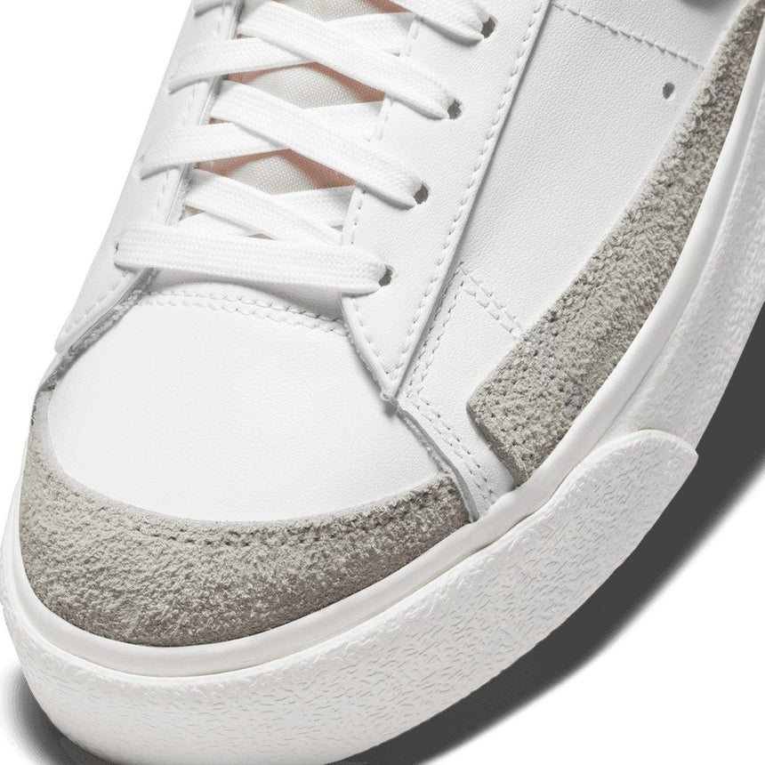 Nike Blazer Low Platform
