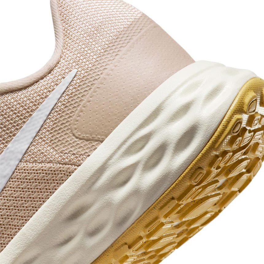 Nike Revolution 6