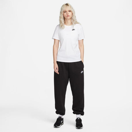 Camiseta Nike Sportswear Club Essentials - Mujer